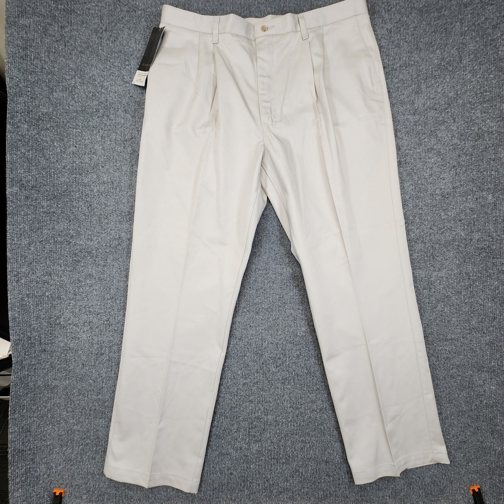 Wrangler Rugged Wear Pants Mens 40x30 (Fits 39x31) Khaki Pleated Relaxed Fit NEW